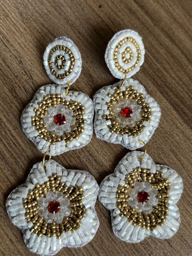  Nu_white Bead Flowers 2 