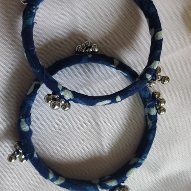  Nu_whiteblue Bangles 